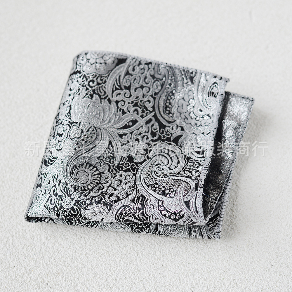 Traje de hombre pequeña bufanda cuadrada fábrica al por mayor moda poliéster accesorios de moda Vintage bordado patrón Toalla de bolsillo ropa de hombre