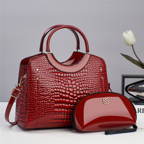 Midlife large-capacity women's handbag 2024 new style simple and elegant crocodile pattern single-shoulder cross-body bag mother bag