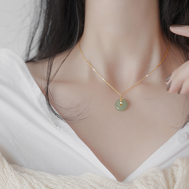 Round Pattern Women'S Gender Elegant Round Stainless Steel 18k Gold Plated Jade Wholesale Necklace