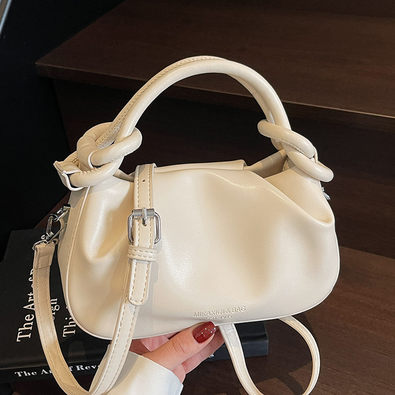 Wholesale Hot Selling Super Hot Simple Pleated Portable Cloud Bag All-match Casual Commuter High-end Messenger Bag for Women
