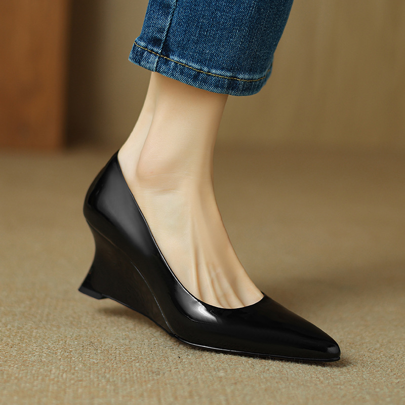 Giày cao gót nữ mũi nhọn đế xuồng da bò, kiểu dáng thời trang, gót 7 cm — Màu đen
