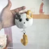 Contrasting color cat [bead chain]