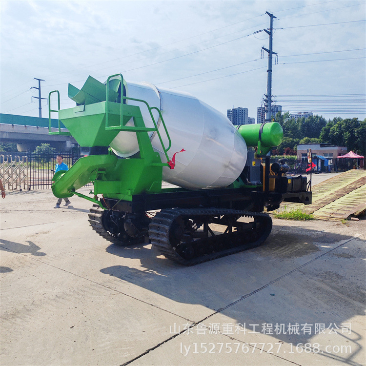 沙地履带混凝土搅拌罐车 履带式商混料搅拌运输车 抗风沙耐用