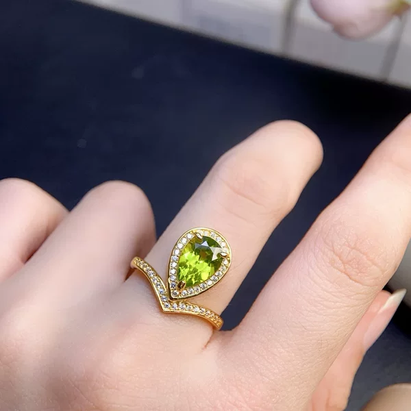 Natural peridot ring, 925 silver plated with rose gold, main stone size 7*10mm, natural and supports testing