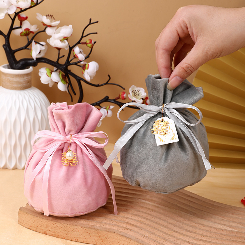 ウェディング用品結婚の新型砂糖袋喜糖箱結婚式のシルクの布袋のアイデア喜糖袋のお土産卸売り|undefined