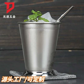 酒杯;冰桶、冰夹;调酒器