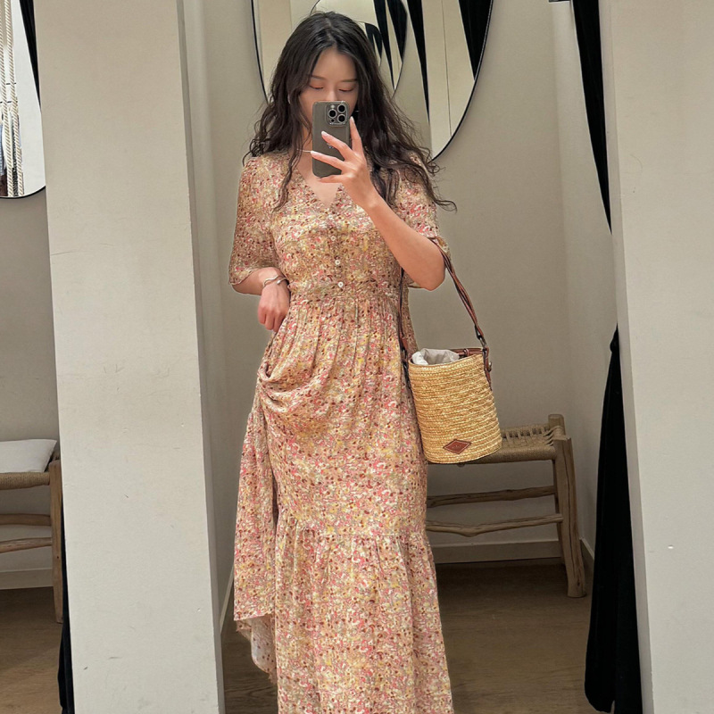 Bs26 Spring/Summer Windsor Manor Rose French Floral Chiffon Dress Vacation Style V-Neck Long Dress 1E25Lari Bs26 Spring/Summer Windsor Manor Rose French Floral Chiffon Dress Vacation Style V-Neck Long Dress 1E25Lari