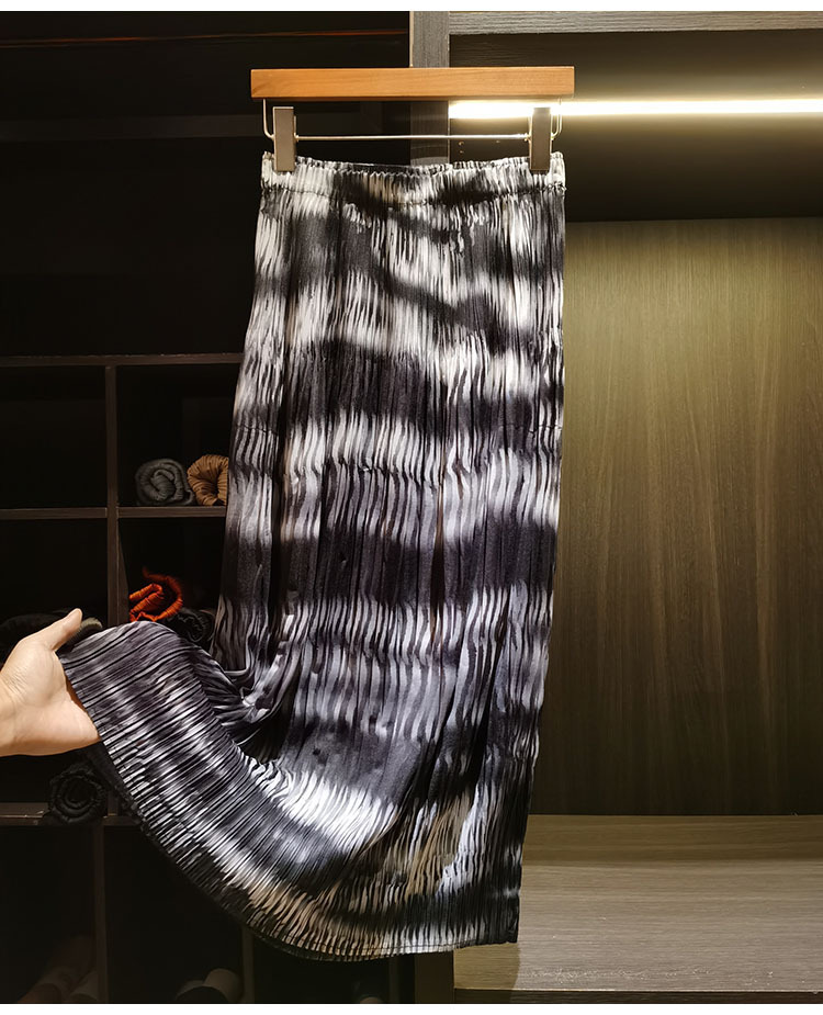 Chân váy chữ A dáng midi họa tiết in loang mực nước phong cách Nhật — Mực nước chi tiết 4