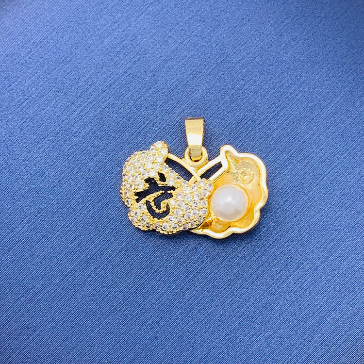 百種類のペンダントは心のままにファッションの経典を配合します。カップルの美しいペンダントは親友のアクセサリーを送ります。