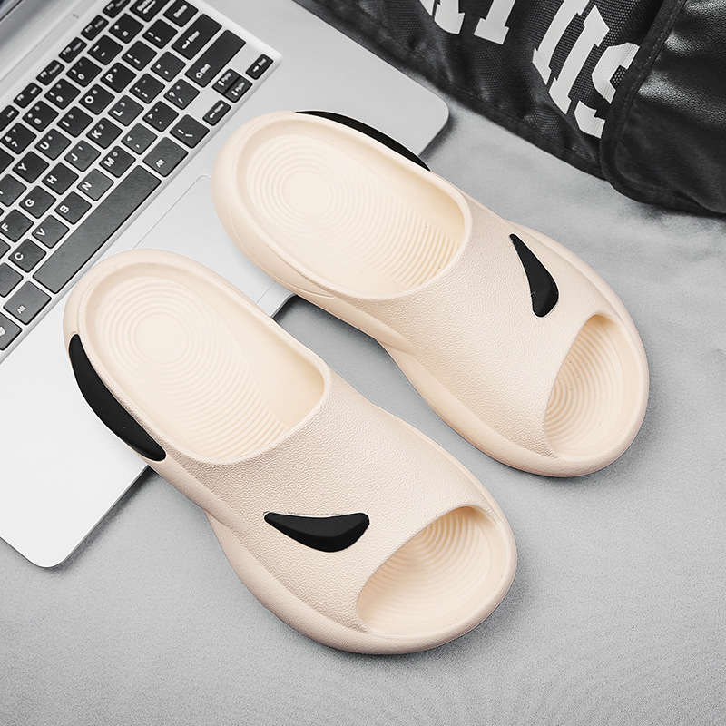 Zapatillas para hombres versátiles nuevas zapatillas de verano para pisar mierda sensación de zapatillas casuales zapatillas suaves