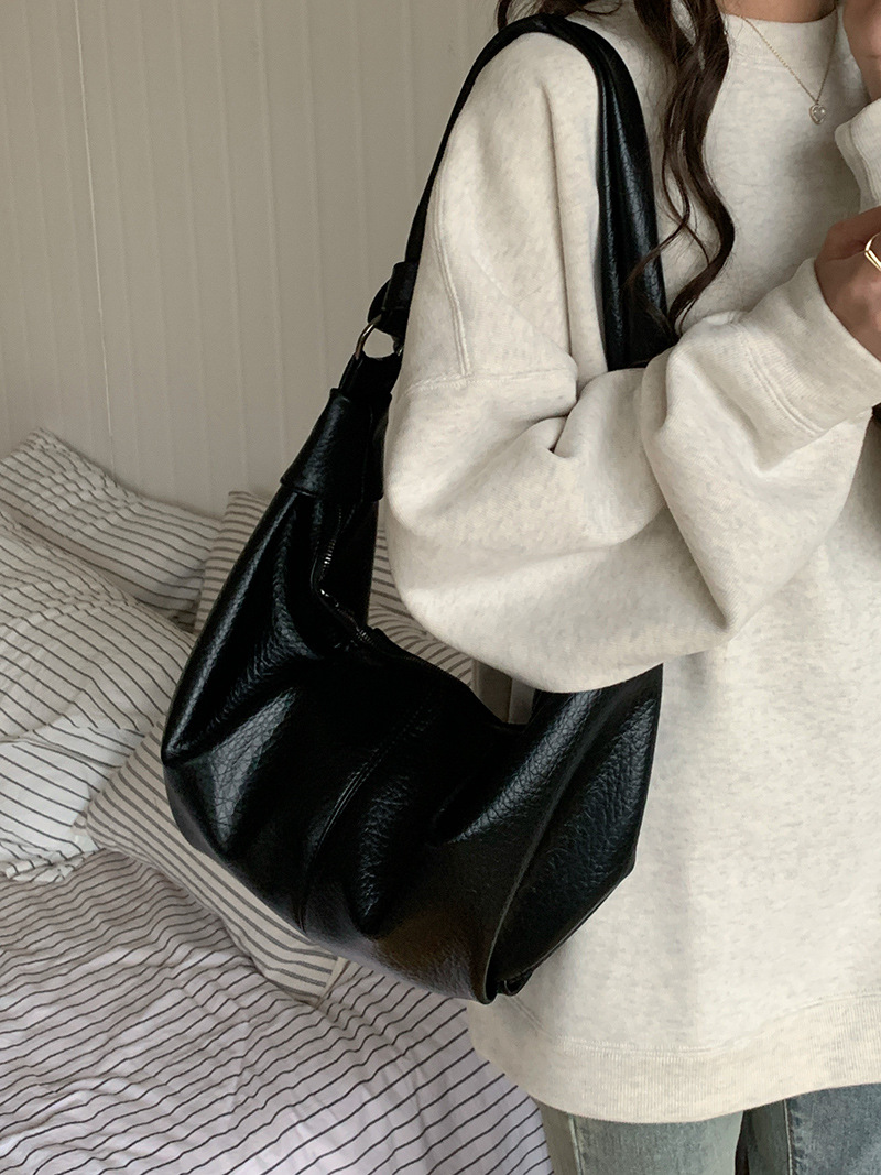 Korean Instagram Large Capacity Soft Leather Folded Dumpling Lazy and Versatile Casual Commuting One Shoulder Crossbody_voghion.com
