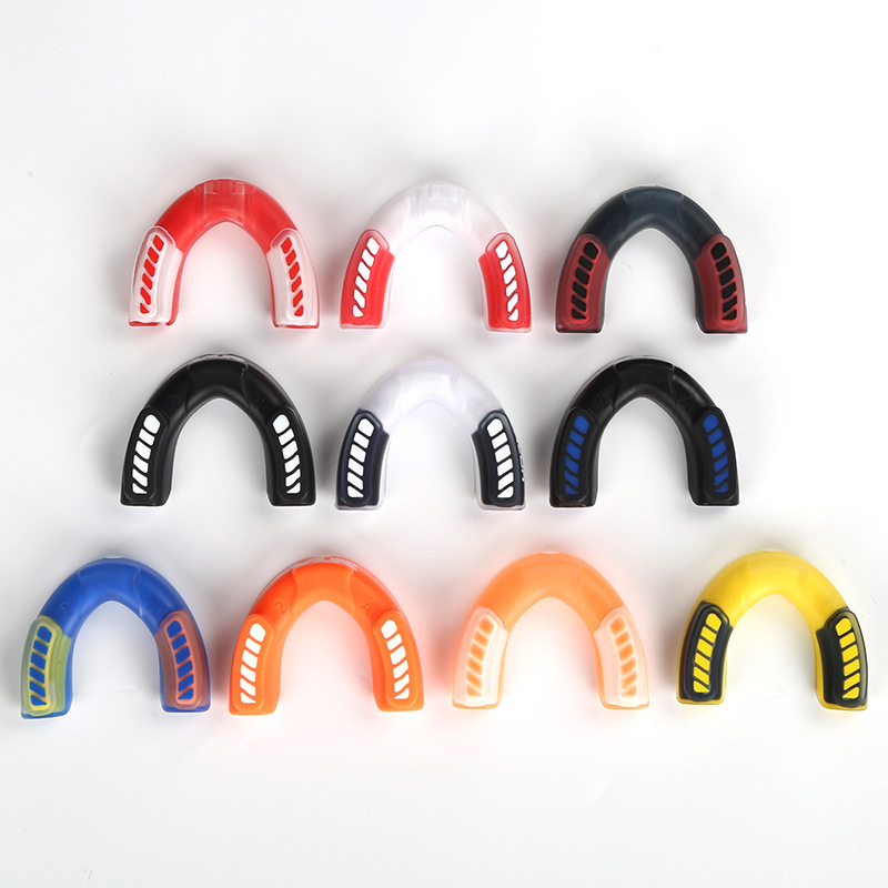 ZTTY transfronteriza silicona tirantes boxeo protección de los dientes niños taekwondo baloncesto deportes lucha protección de los dientes llaves al por mayor