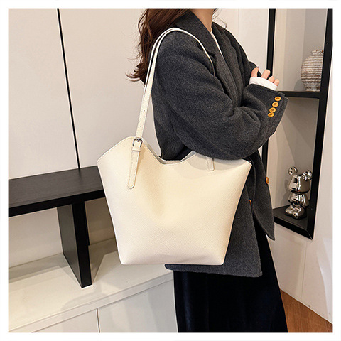 638g Weight Polyester Lining Material Magnetic Buckle Closure Type Double Shoulder Straps Strap Type Tote Bag Bags Type Casual, Daily, Shopping Occasion Pu Leather Material Solid Color Pattern All Seasons Season Women's Gender Classic Style Style Dumpling Shape Shape Women's Pu Leather Solid Color Classic Style Dumpling Shape Magnetic Buckle Tote Bag 7