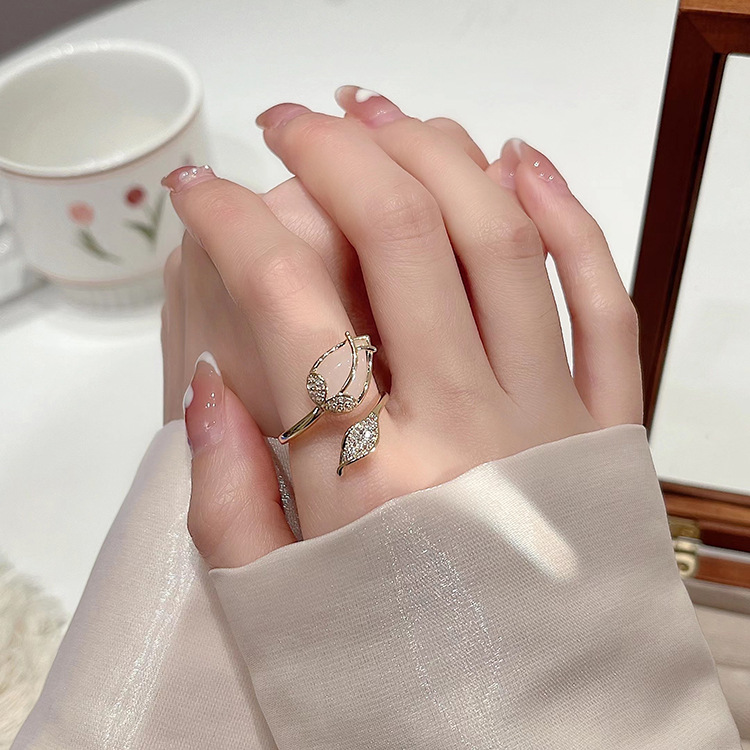 new fashion golden inlaid Zircon Tulip shape adjustable Ring