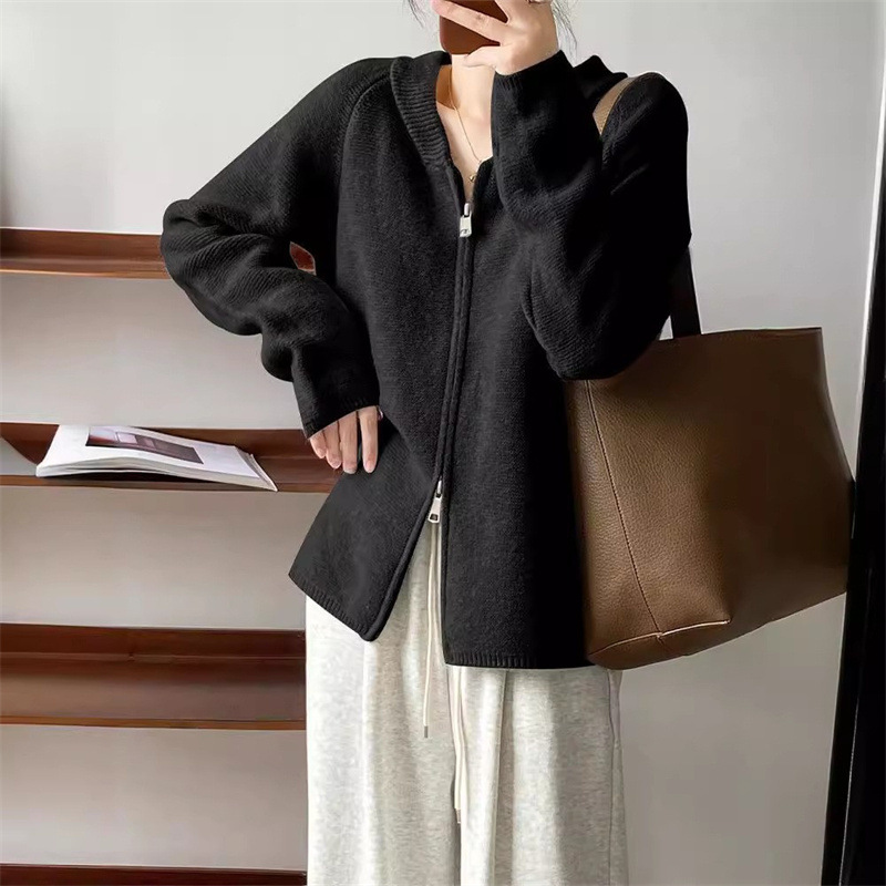 Sanfter und lässiger einfarbiger Pullover für Damen, Herbst 2024, neuer Stil im Westernstil, altersreduzierender V-Ausschnitt, Doppelreißverschluss_voghion.com