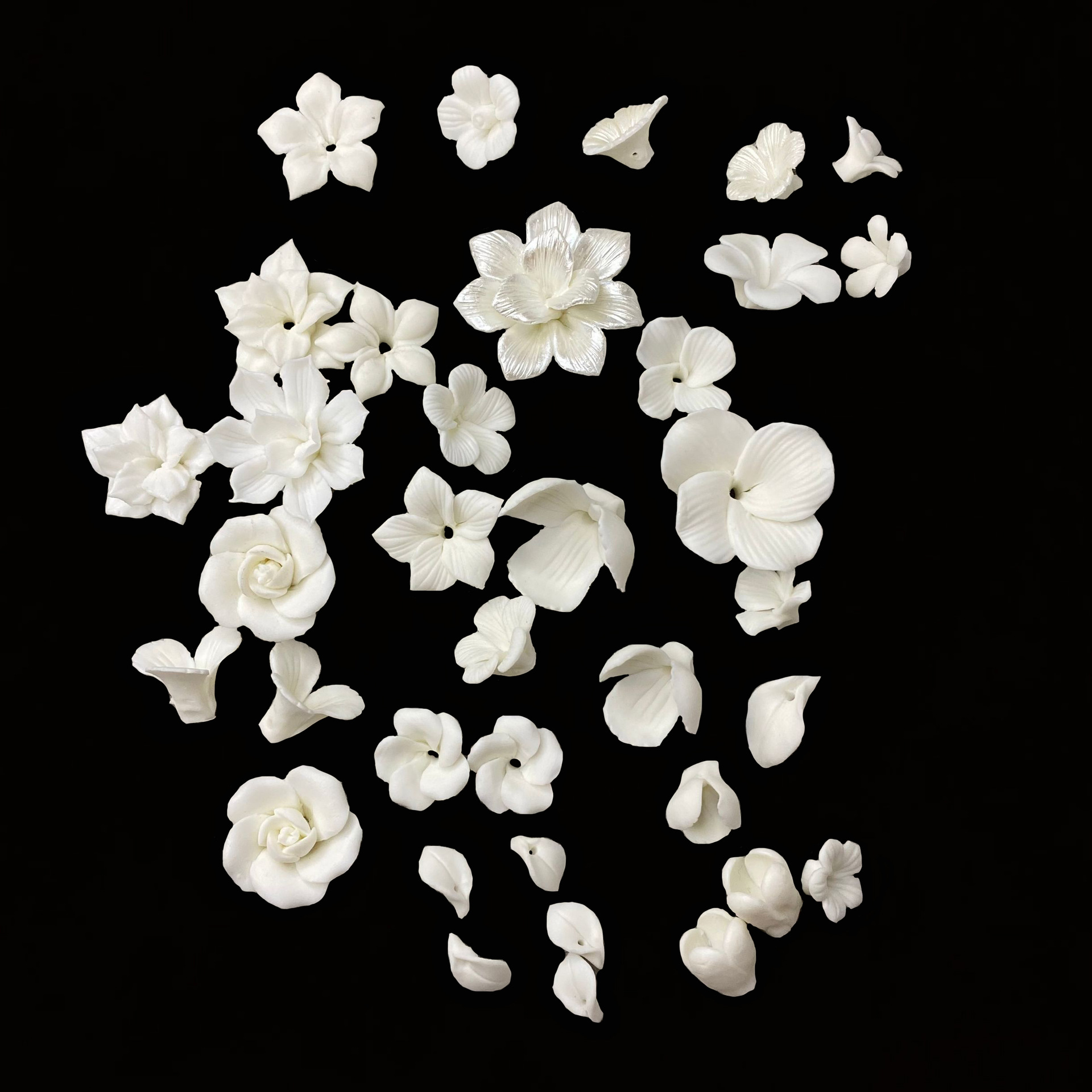 White ceramic creative accessories handmade