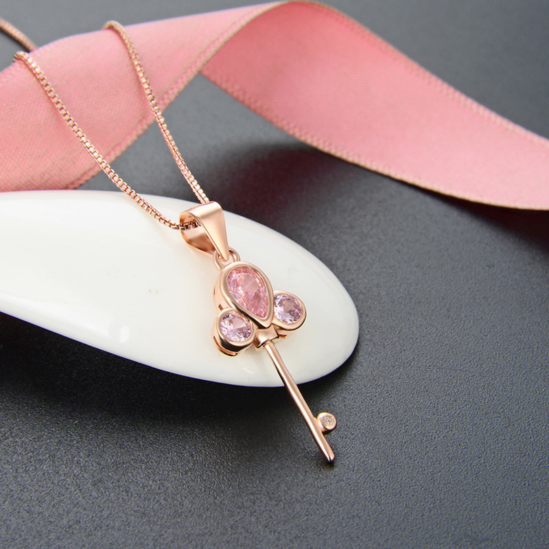 Estilo japonés y coreano s925 collar de circón de plata diseño creativo colgante en forma de llave moda transfronteriza Cadena de clavícula femenina