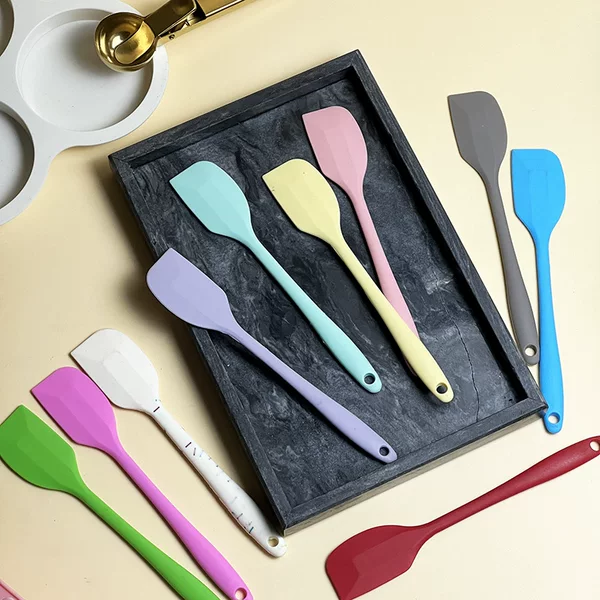 Silicone spatula food grade high temperature resistant spatula large small size integrated cream spatula baking cake mixing soft spatula