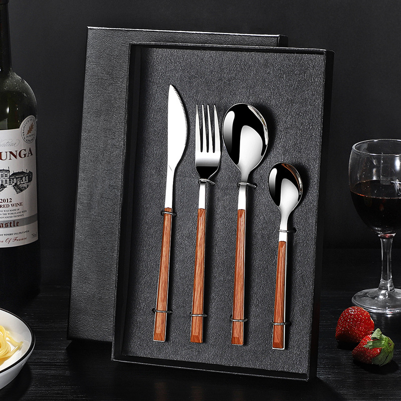 INS estilo japonés y coreano rojo neto imitación mango de madera vajilla portuguesa de acero inoxidable 4/5 piezas conjunto pequeño cuchillo de cintura, tenedor y cuchara traje