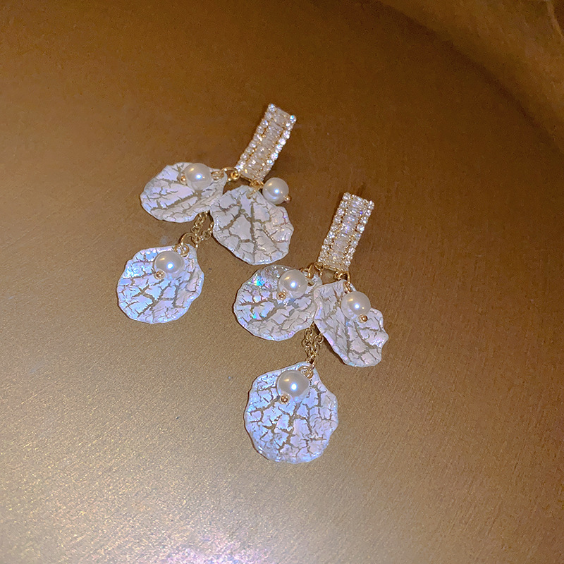 Casual, Daily Occasion Alloy Material 1 Pair Simple Style Geometric Flower Plating Alloy Drop Earrings