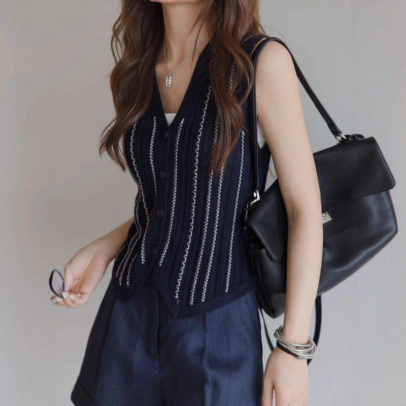 Old Money Style V-Neck Two-Tone Woven Button Sleeveless Vest for Women, Fashionable and Stylish Slim-Fit Knit Cardigan A4957