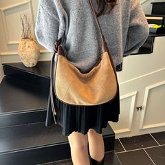 时尚磨砂单肩女包简约复古斜挎包高级感上班通勤新月包跨境外贸
