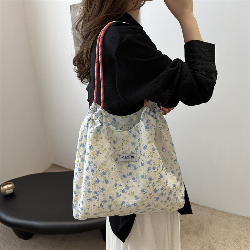 Bolsas de gran capacidad en un solo hombro para mujeres bolsas de tela de flor de verano rosa casual impresión de lona de viento bolsas de tramo oblicuas