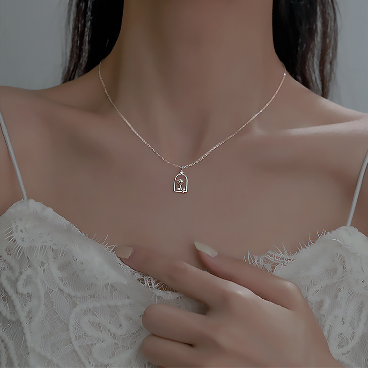 Geometric Rose Necklace Simple Retro Hollow Collarbone Chain_voghion.com