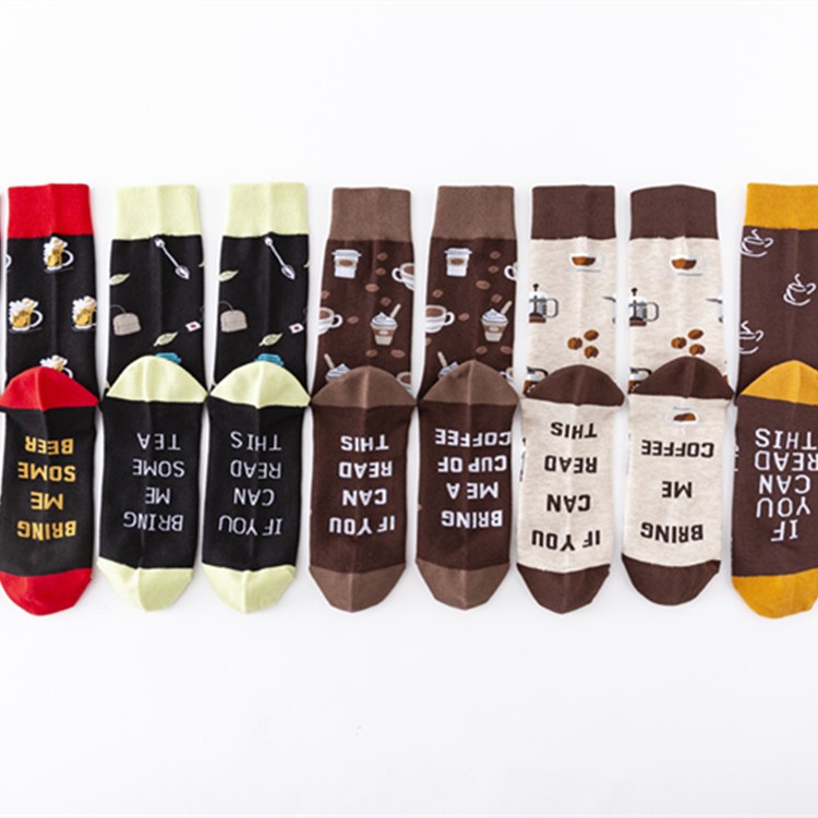 Accessoires vestimentaires Repérez les nouvelles chaussettes colorées à la mode Chaussettes mi-hautes en coton Série de boissons Motifs Casual Trendy_voghion.com