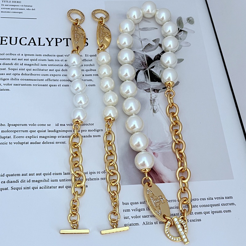 Elegant stone inlay with zircon