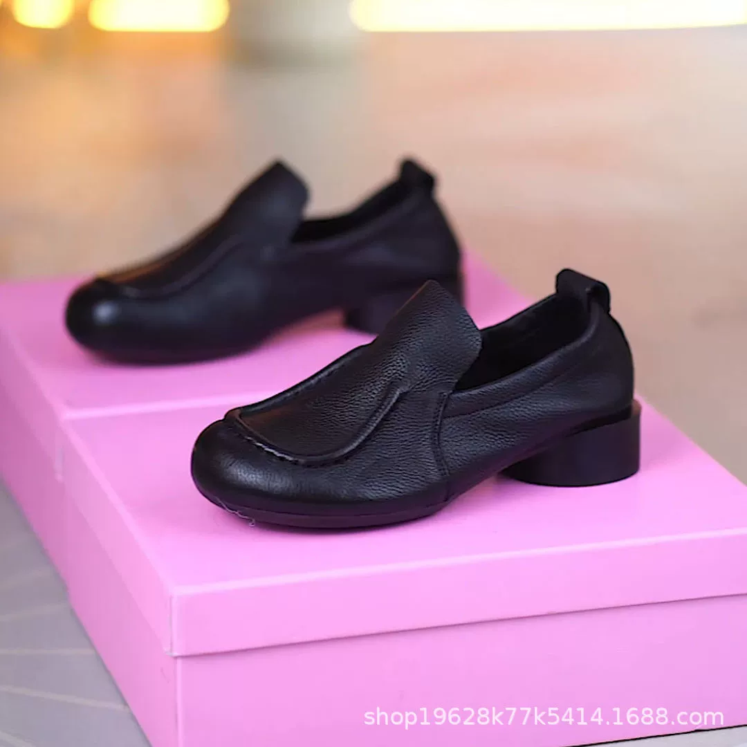 Мягкая кожа ретро 2024 одиночные туфли женская весна и осень новая мягкая кожа с круглой головой мама педаль ручной работы удобные кожаные туфли на мягкой подошве