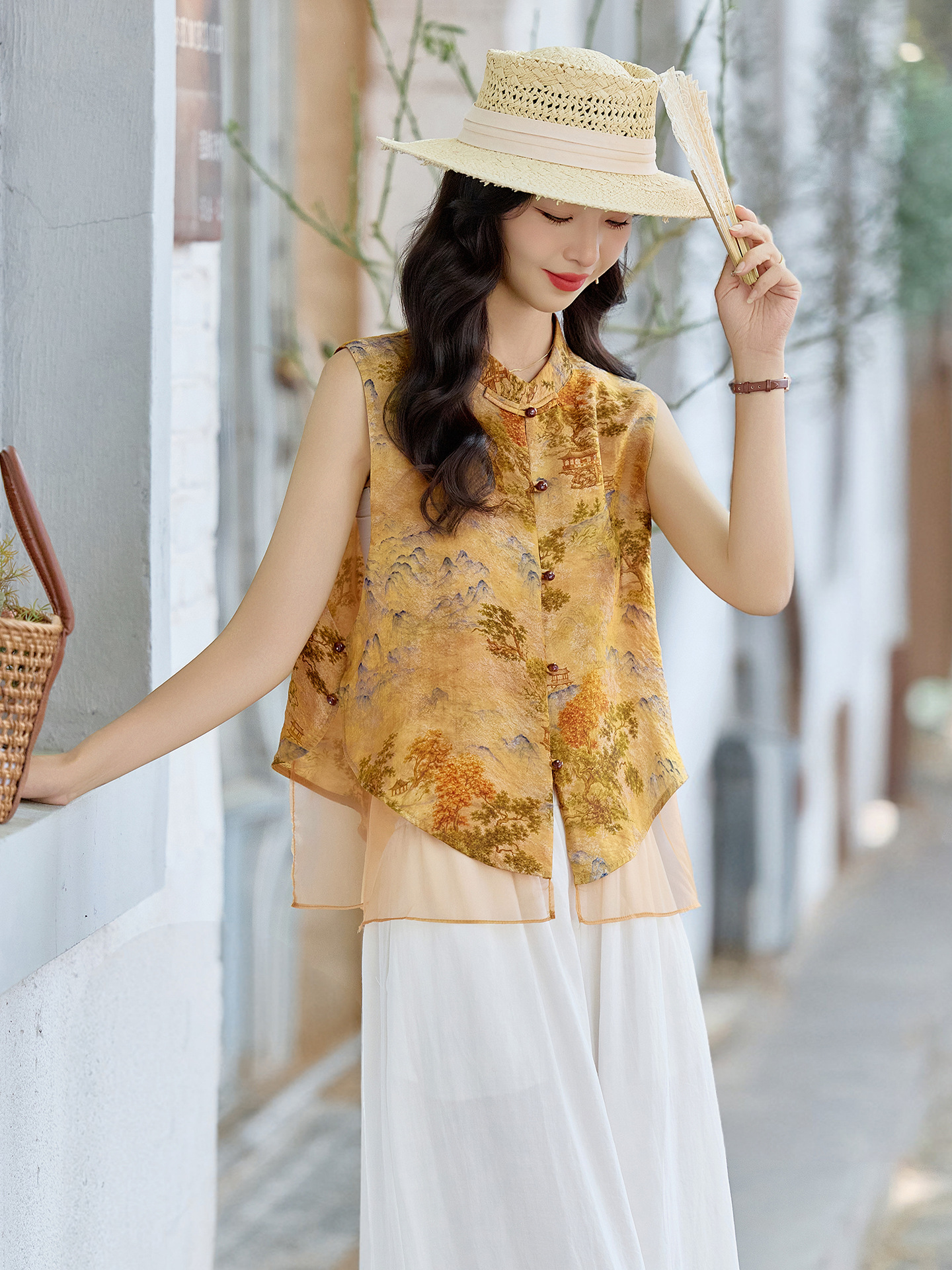 Bộ quần áo nữ hai mảnh gồm áo sơ mi cổ đứng họa tiết jacquard và quần ống đứng — Màu ảnh