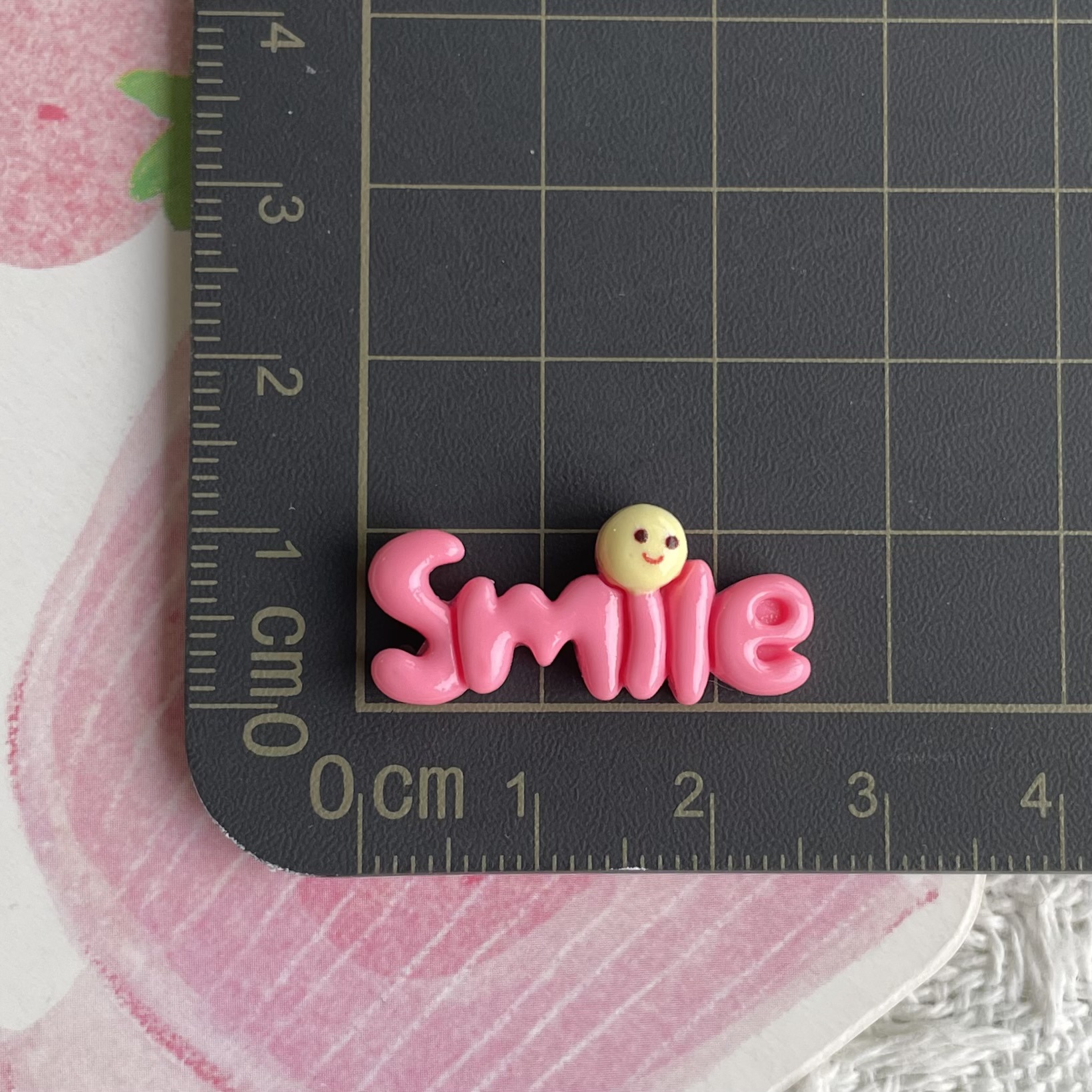 カラー英語アルファベット樹脂アクセサリーsmile字カードヘアクリップキーホルダー携帯ケースアクセサリー手作り