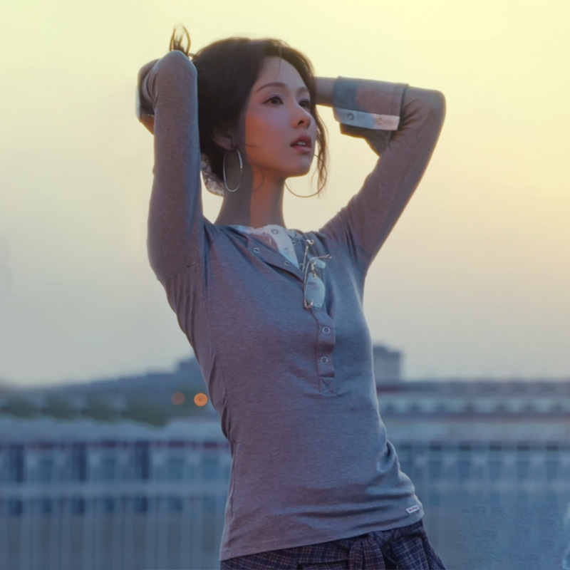 Chen Turin's style Tencel wool slim-fit base layer top, long-sleeved pullover top, new autumn style.