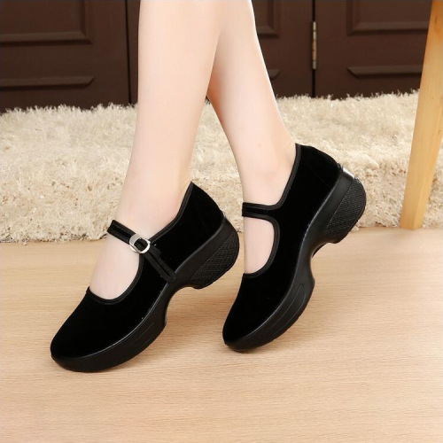 Old Beijing black cloth shoes women's work shoes new wedge heel non-slip breathable soft sole work thick sole square dancing women's shoes