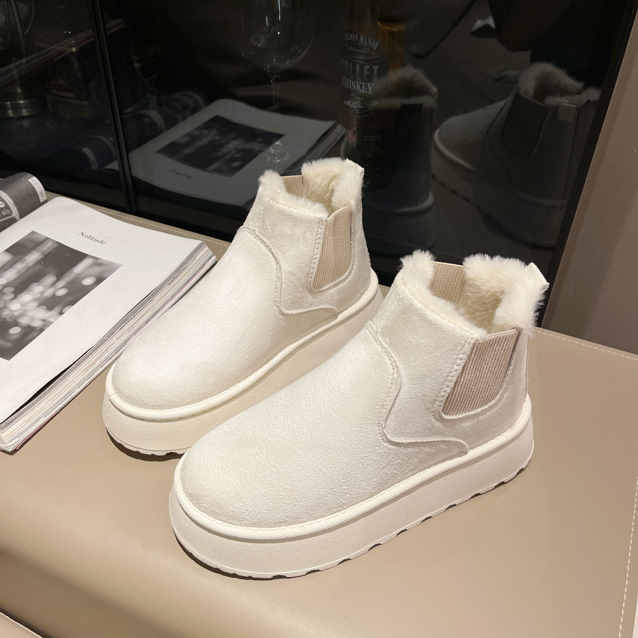 Botas de nieve de fondo grueso para mujeres invierno 2024 nuevas botas de calentamiento de terciopelo grueso pan zapatos de mujer zapatos de algodón del noreste