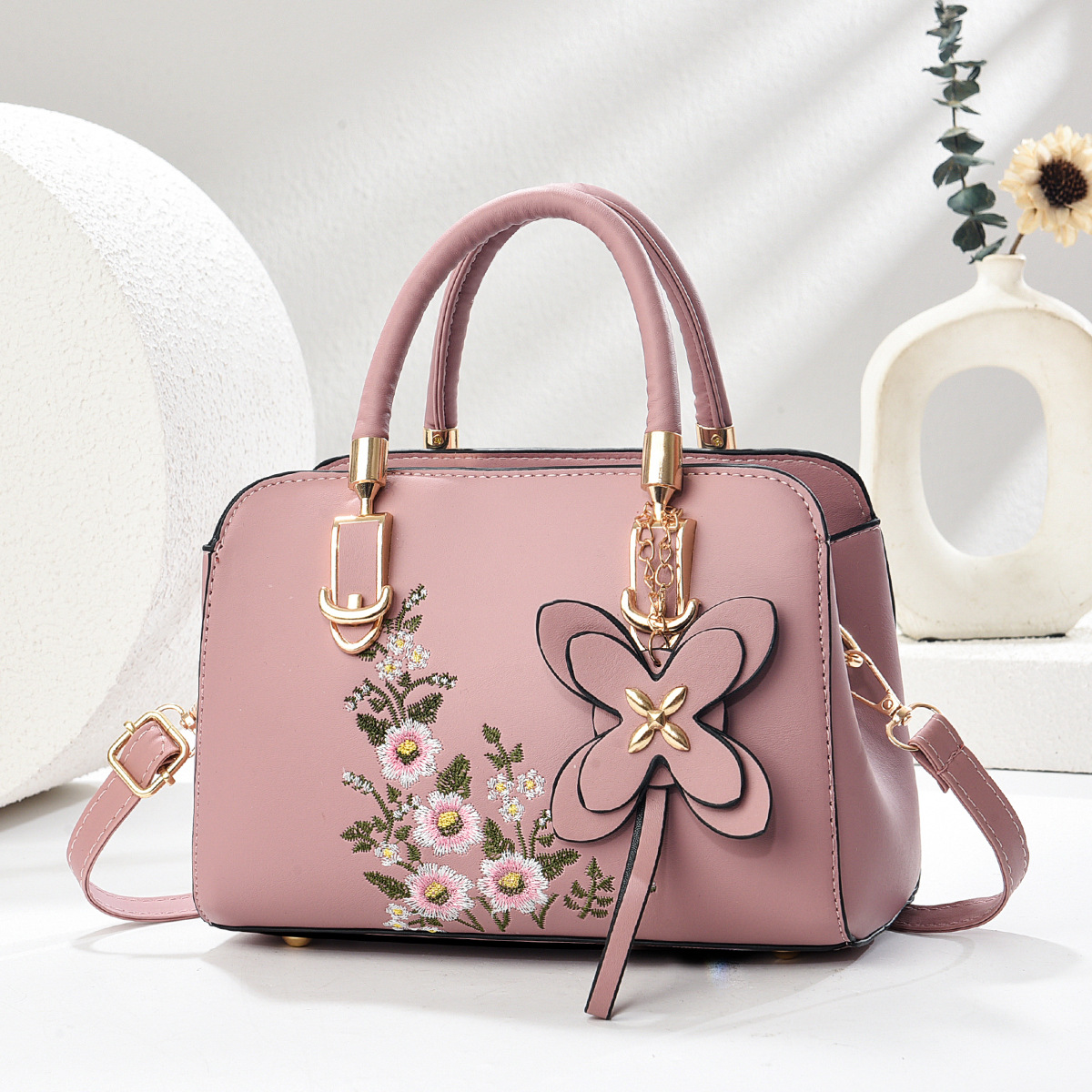 Bolso de mano bolso de madre bordado de estilo nacional bolso de mensajero de un solo hombro elegante y atmosférico