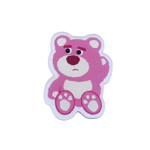 Cartoon ins cute and sweet strawberry bear acrylic brooch bear decorative badge wholesale bag pendant jewelry