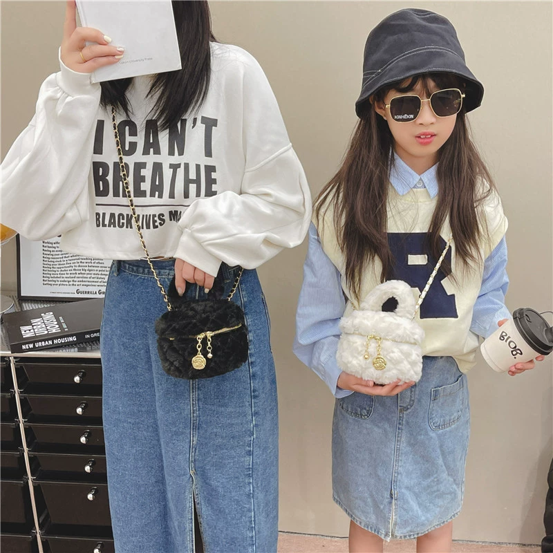 Demi-season retro handheld camera, equipment bag, shoulder bag, design box, internet celebrity, trend of season
