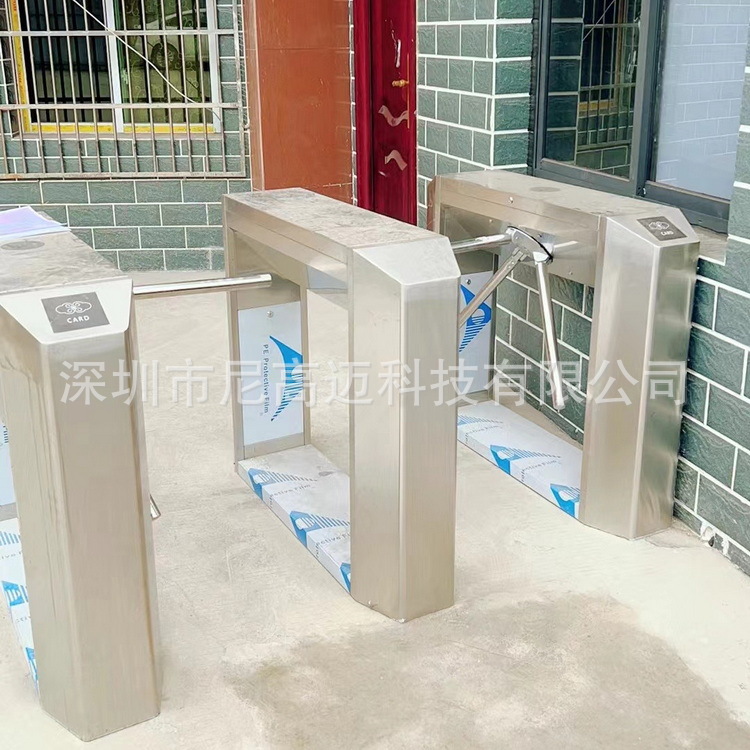 三辊道闸工厂车间超市进出单向旋转半高闸机不锈钢导向人员全高门