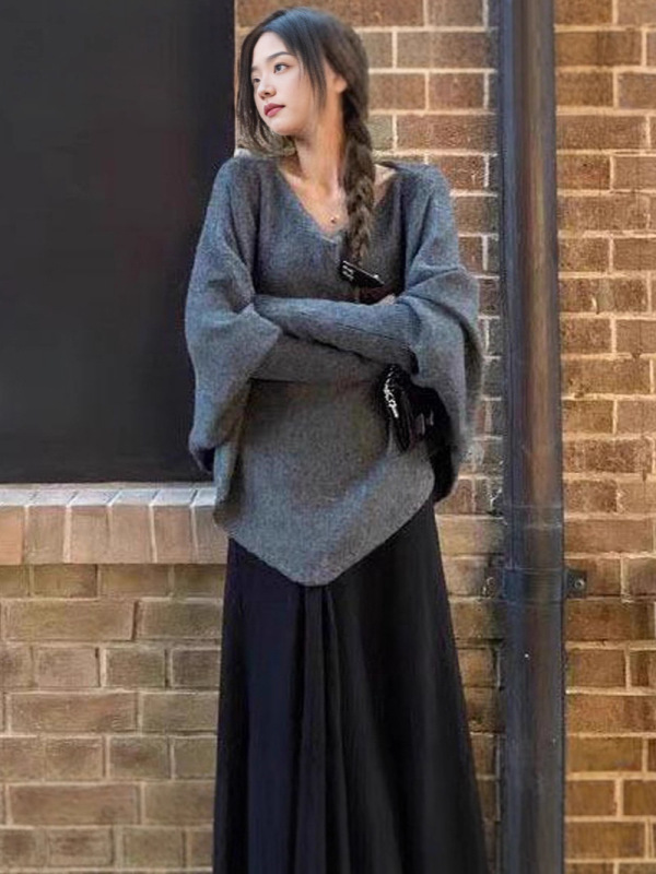 慵懒风V领针织衫毛衣外套2025春秋新款不规则设计感蝙蝠袖女上衣|undefined