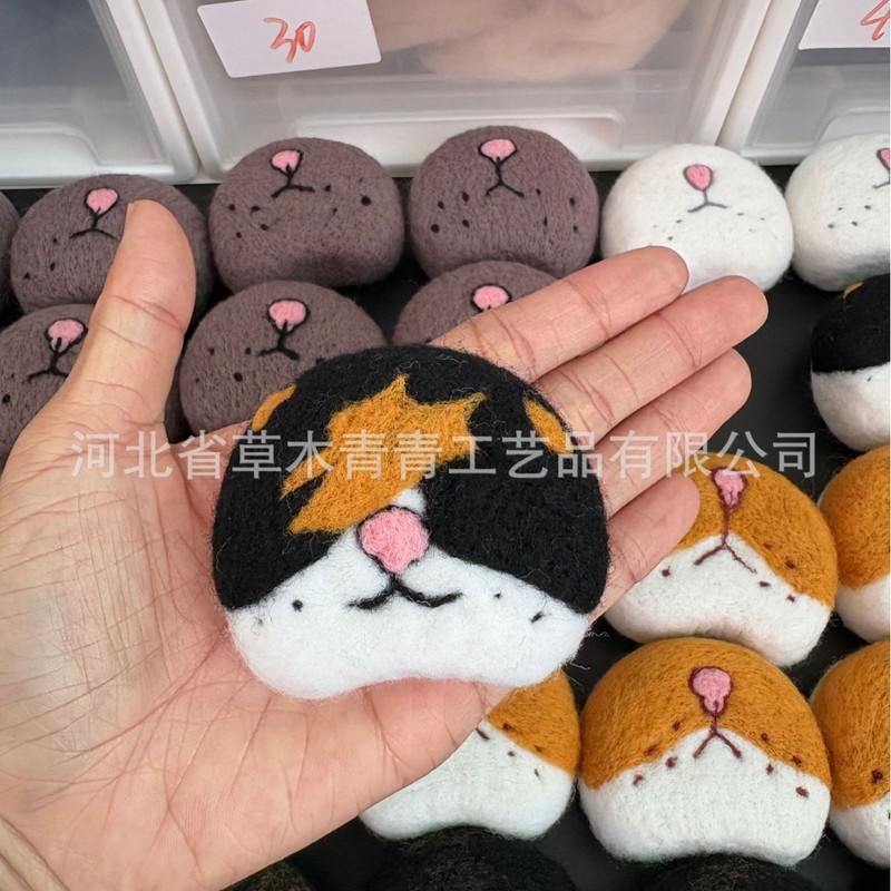 現物の源工場の羊のフェルトのスタンプの車は鍵を掛けて人形の動物の冷蔵庫を掛けてひげを貼って収納します。|undefined