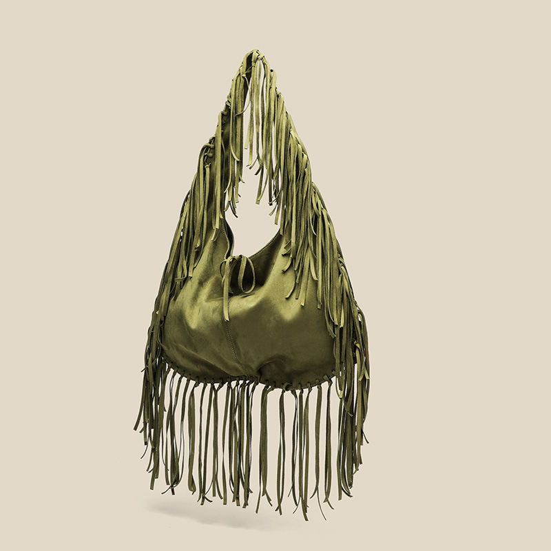 Bolso de mujer de un solo hombro de tendencia de media luna de borla de gran capacidad Bolso de bola de masa retro de terciopelo de piel de venado de mensajero simple casual