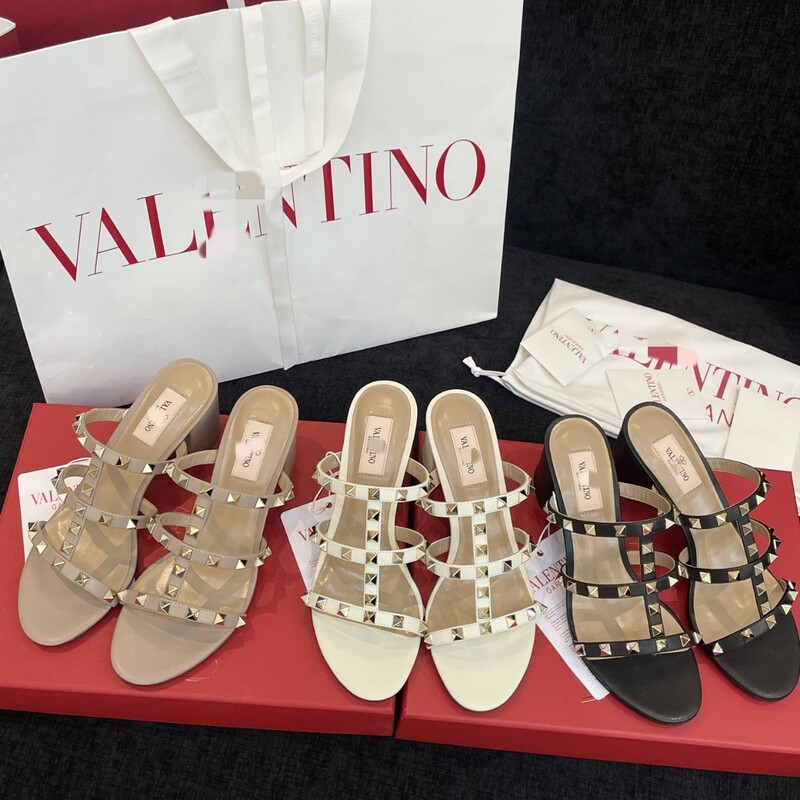 Valentino Rivet Thick Heel Slippers for Outer Wear, Versatile Genuine Leather Goatskin One-Line Open Toe Mid-Heel Sandals for Women