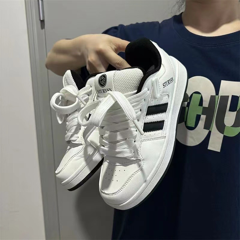 2025 nuevos estudiantes ociosos nichos hombres y mujeres parejas de skate de moda coreana in-street retro zapatos de skate de color para mujeres