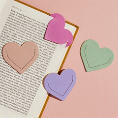 PU革愛の美しい本のページはビジネス学生図書館の携帯ハート型の創意的なしおりを挟んでロゴを印刷することができます。