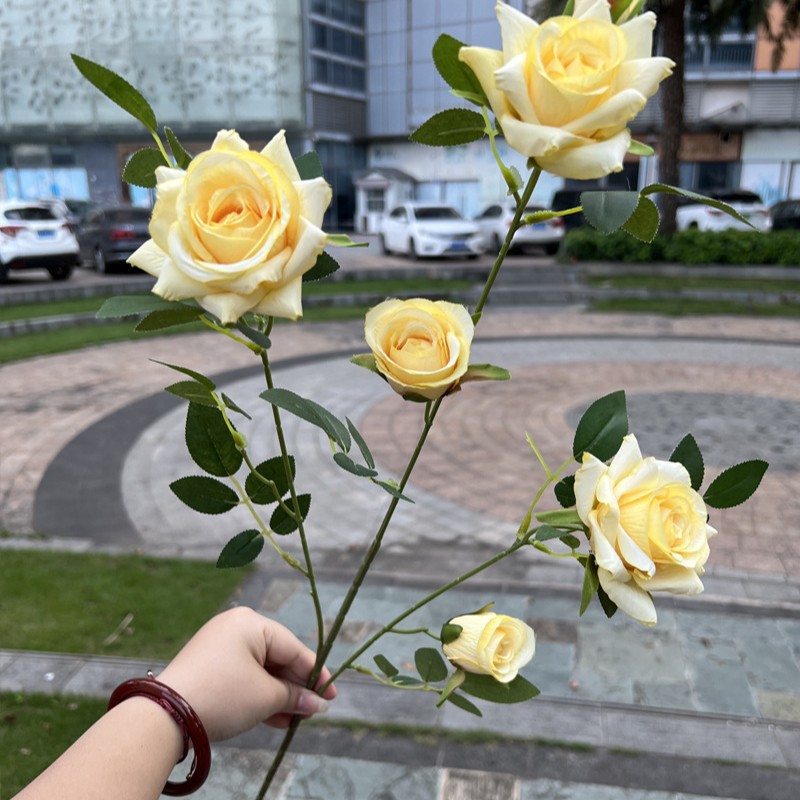 Nueva fábrica de flores artificiales de la boda amarillo leche amarillo limón amarillo fresco al aire libre Salón de la boda decoración flor falsa al por mayor