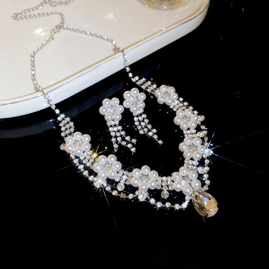 Medieval vintage diamantes goteo pendientes collar ligero lujo nicho cerradura estilo palacio conjunto de joyas exquisitas