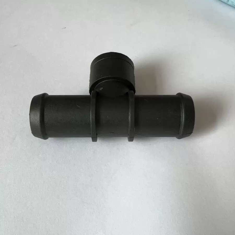 供应92500-AR000适用于日产英菲汽车暖风水管接头