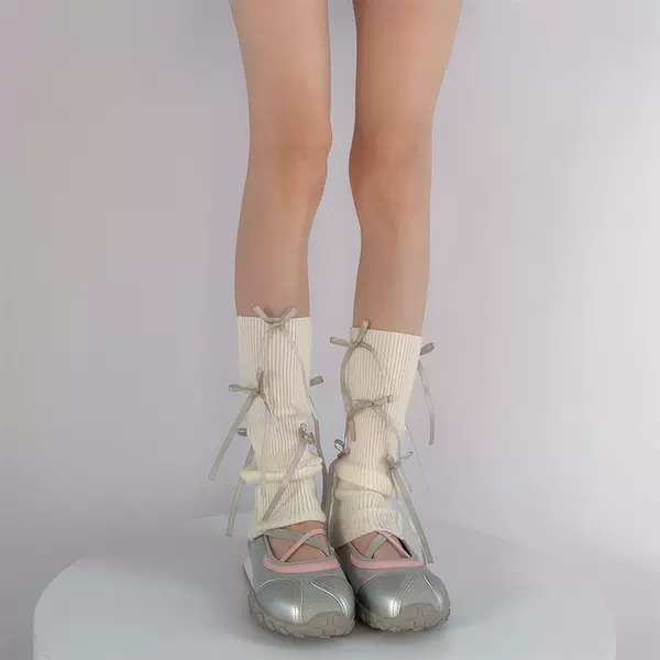 With bow, white